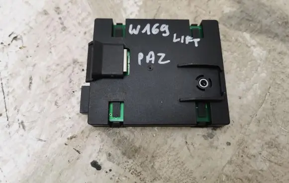 Mercedes-Benz A W169 Antenna control unit A1698200475