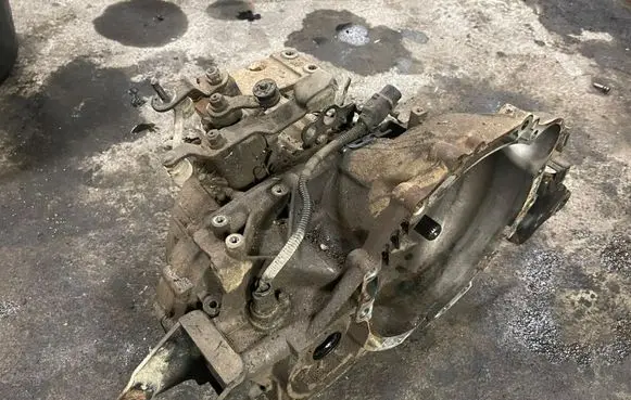 Hyundai Sonata Manual 5 speed gearbox M5CF2DDC2WD