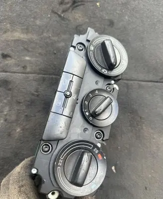 Skoda Octavia Mk2 (1Z) Climate control unit