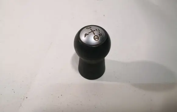 Mitsubishi Colt Gear lever shifter trim leather/knob 