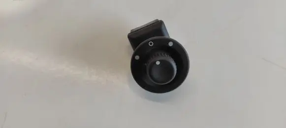 Renault Trafic II (X83) Wing mirror switch 8200002442B