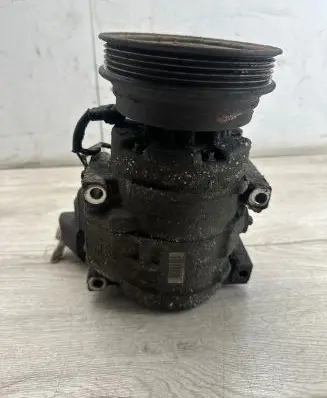 Toyota RAV 4 (XA20) Air conditioning (A/C) compressor (pump) 2473002700 504685