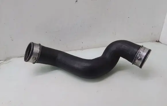Volkswagen PASSAT B5.5 Intercooler hose/pipe