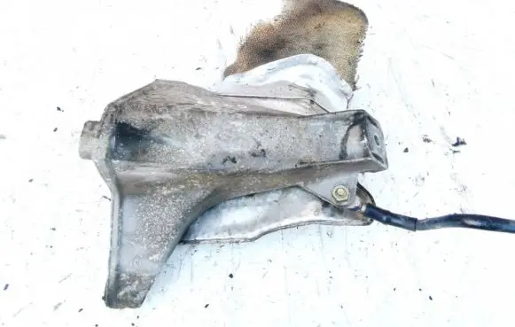 Audi A4 S4 B5 8D Engine mounting bracket 8d0199388g
