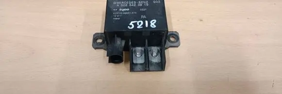 Mercedes-Benz E W211 Charging relay A0025423819 V23132A2001X14