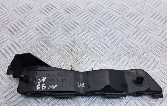 Toyota Avensis T250 Front bumper mounting bracket 5253605020 5254658030