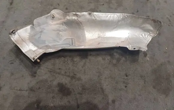 BMW 5 F10 F11 Heat shield in engine bay 7577000