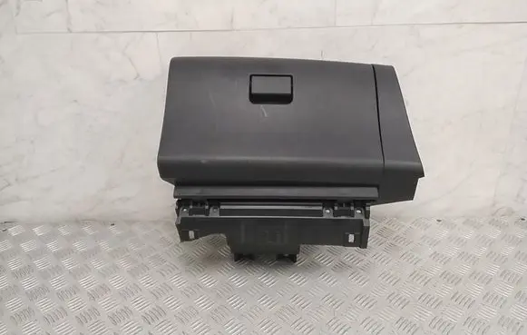 Nissan Leaf II (ZE1) Glove box 685203NL0A