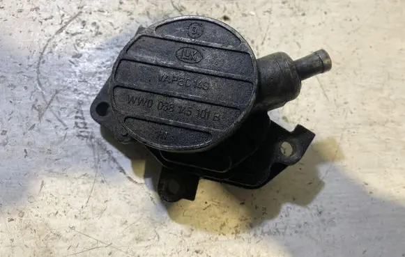 Audi A3 S3 8L Vacuum pump 038145101B