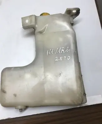 Nissan Navara D40 Coolant expansion tank/reservoir