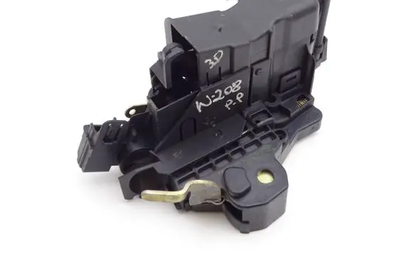 Mercedes-Benz CLK A208 C208 Front door lock 2087200435