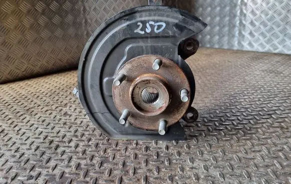 Nissan Juke I F15 Front wheel hub