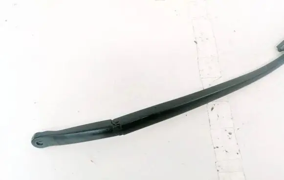Honda CR-V Front wiper blade arm
