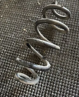 Nissan X-Trail T32 Rear coil spring 