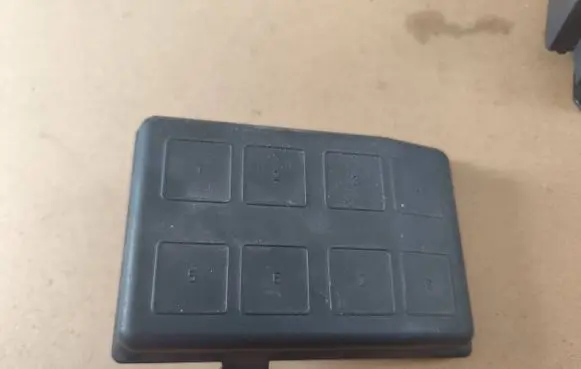 Opel Astra G Fuse box cover 09132701 2945 PA66GF30