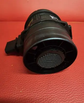 BMW 1 E81 E87 Mass air flow meter 0281006146 8509724