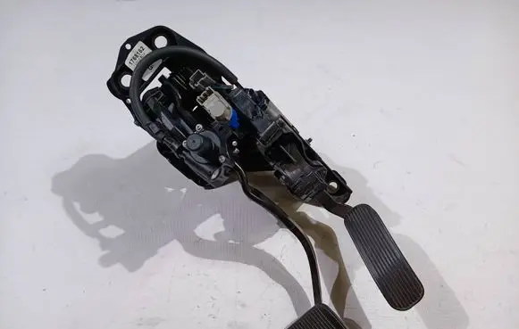 Ford Explorer Accelerator throttle pedal BB53-9F856-GK