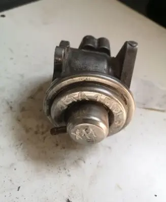 Volkswagen Jetta V EGR valve