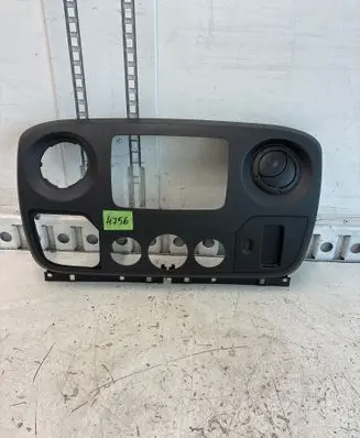 Renault Master III Radio/GPS head unit trim 682607530R