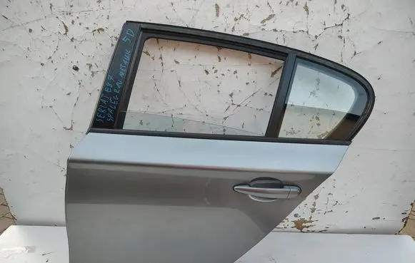 BMW 1 E81 E87 Rear door