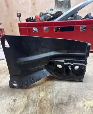 Dodge Durango III Other engine bay part 68253120AA 72523W