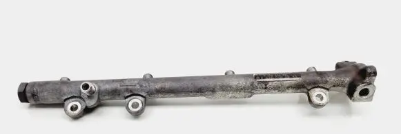 Mercedes-Benz C W203 Fuel main line pipe A6110700095 0445214004