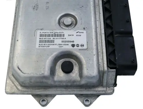 Fiat Punto Evo Engine control unit/module 55255946 MJD8F3CG