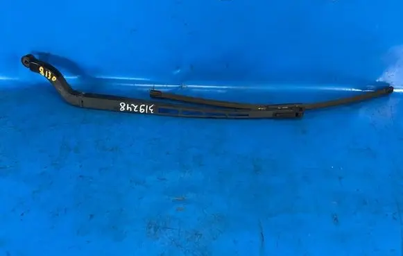 Toyota Tundra II Front wiper blade arm 852210C020