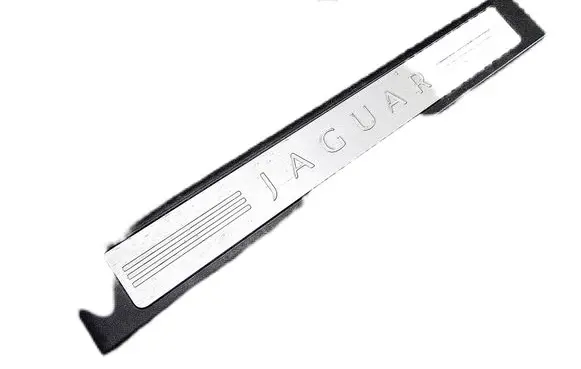Jaguar XF X250 Front sill trim cover 8X23-13201-AF