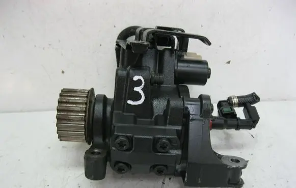 Mercedes-Benz A W176 Fuel injection high pressure pump A2C53351931