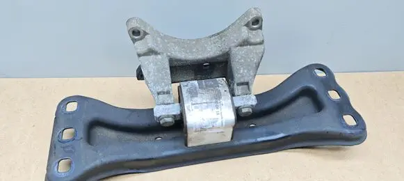 Mercedes-Benz C W204 Gearbox mount A2122400818