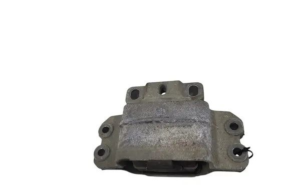 Skoda Octavia Mk2 (1Z) Engine mount bracket 1K0199555M