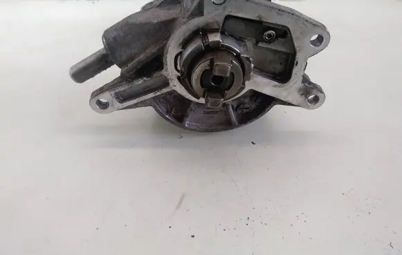Jeep Grand Cherokee (WK) Vacuum pump 1231065