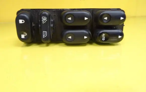 Ford Maverick Electric window control switch E1006635YA