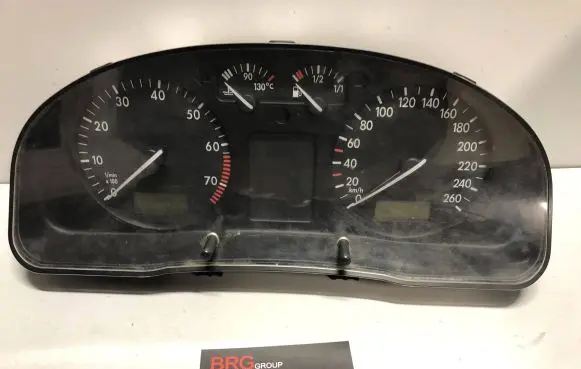 Volkswagen PASSAT B5 Speedometer (instrument cluster) 09051949902 0905194990236 17652414