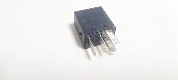 Volvo S40, V40 Other relay mb953382 003971a