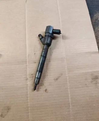 KIA Ceed Fuel injector 338002a400 0445110256