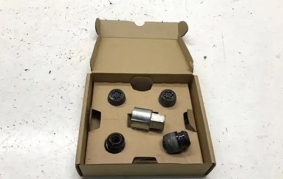Honda e:Ny1 Anti-theft wheel nuts and lock 08W42T7S601