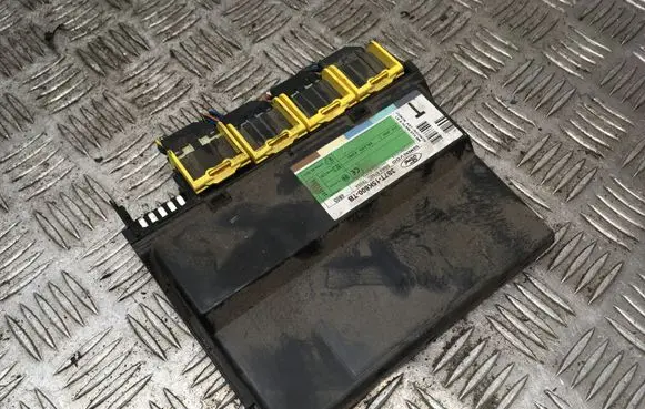 Ford Mondeo Mk III Comfort/convenience module 3S7T15K600TB 5WK48752C T83SA