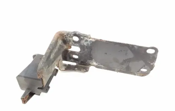 BMW X1 E84 Radiator mount bracket 7117812