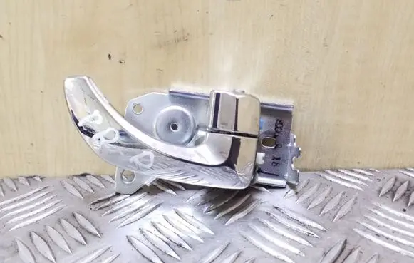 KIA Sorento Front door interior handle