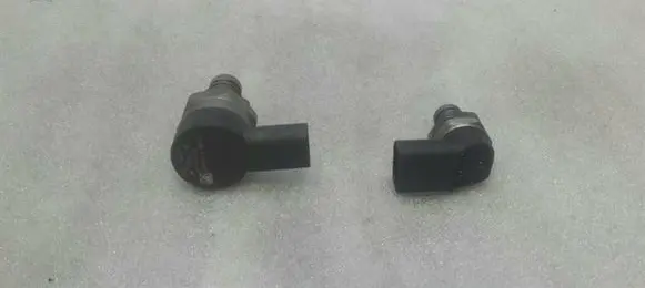 BMW 5 E60 E61 Fuel pressure regulator 0281002481