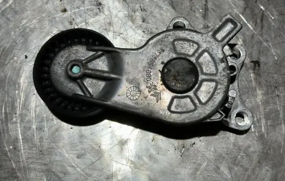 Citroen DS4 Generator/alternator belt tensioner 9676854880