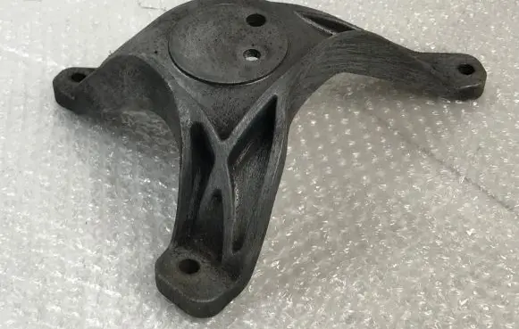 BMW 5 E39 Engine mounting bracket 1096080