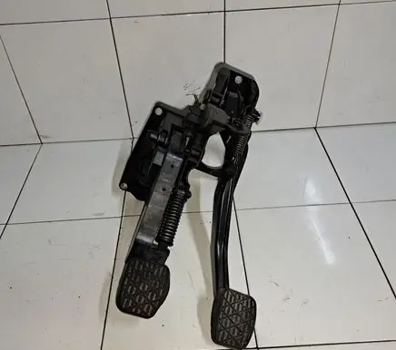 Mercedes-Benz A W169 Pedal assembly A1692900701