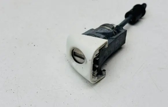 Audi A1 Front door lock (next to the handle) 8X1837167
