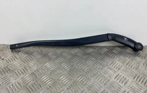 SsangYong Rexton Front wiper blade arm