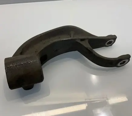 BMW X5 G05 Lower shock absorber bracket 6876684