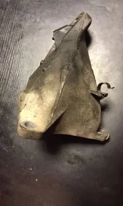 BMW 1 E81 E87 Engine mounting bracket 6764574