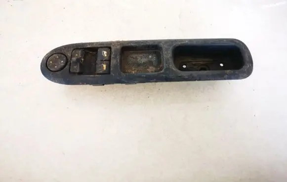 Peugeot 407 Electric window control switch 96468705xt